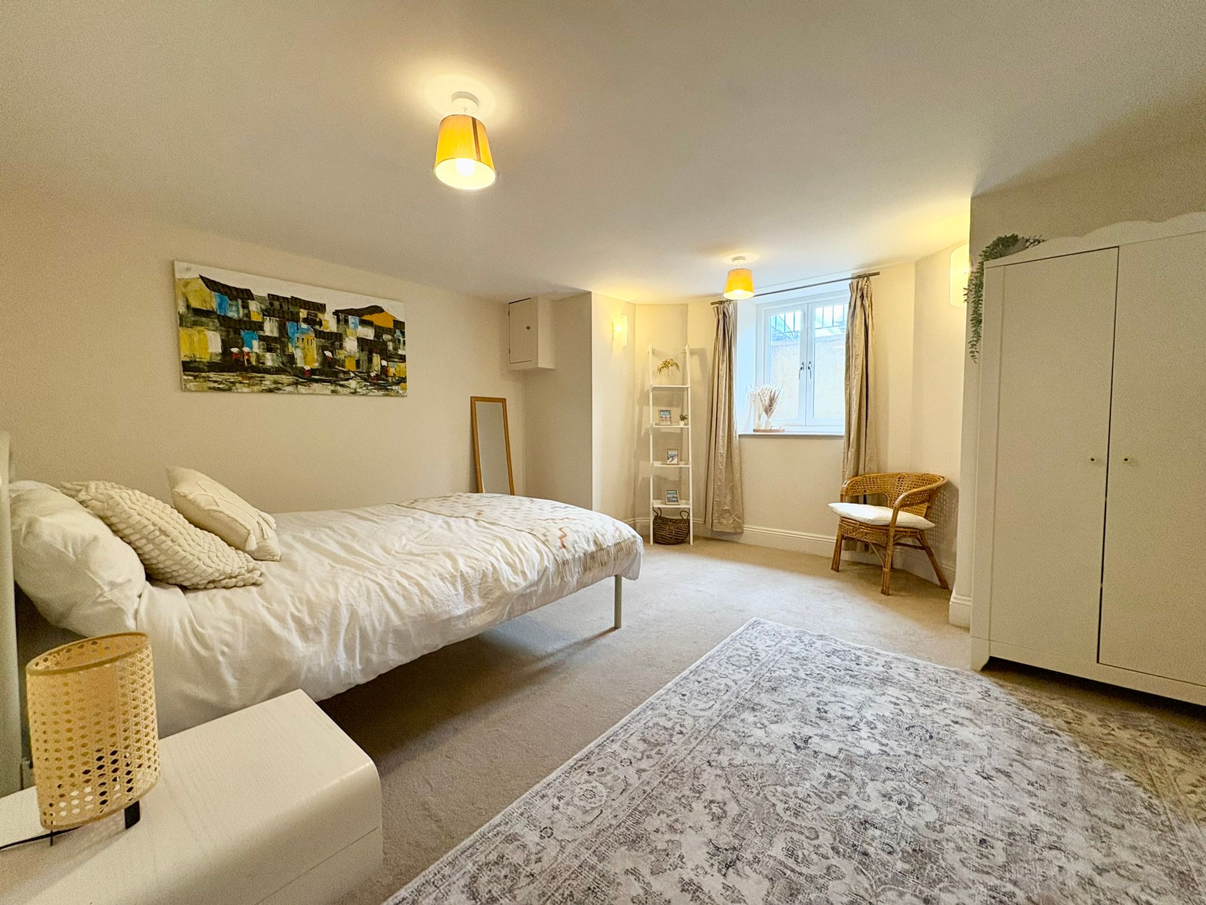 Flat Hurle Crescent in Bristol