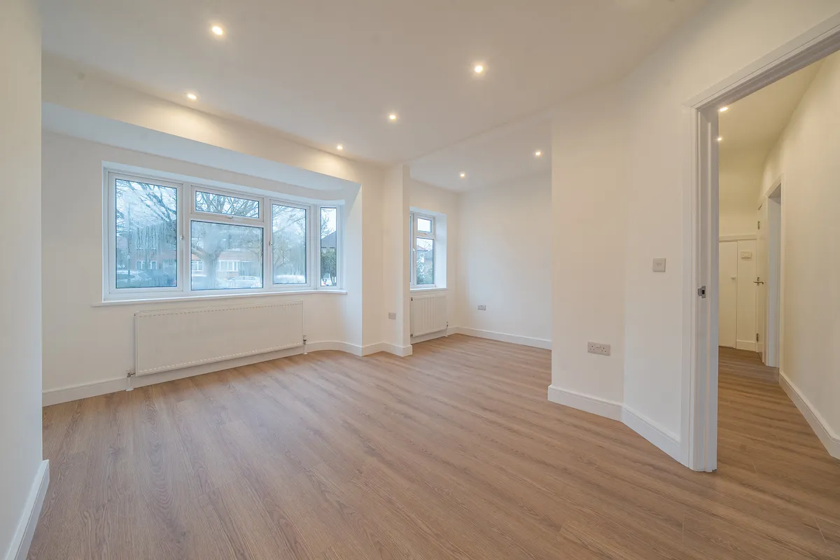 Flat Cavendish Avenue in Greater London