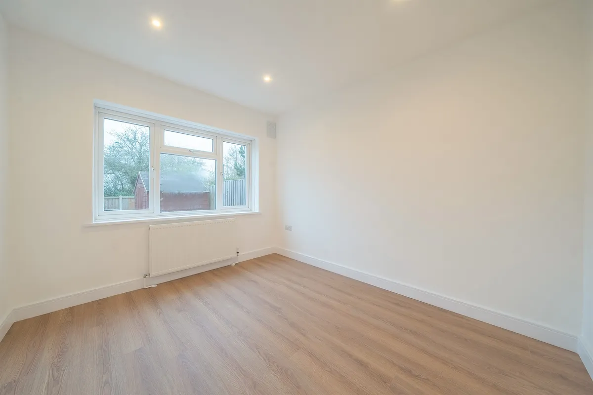 Flat Cavendish Avenue in Greater London
