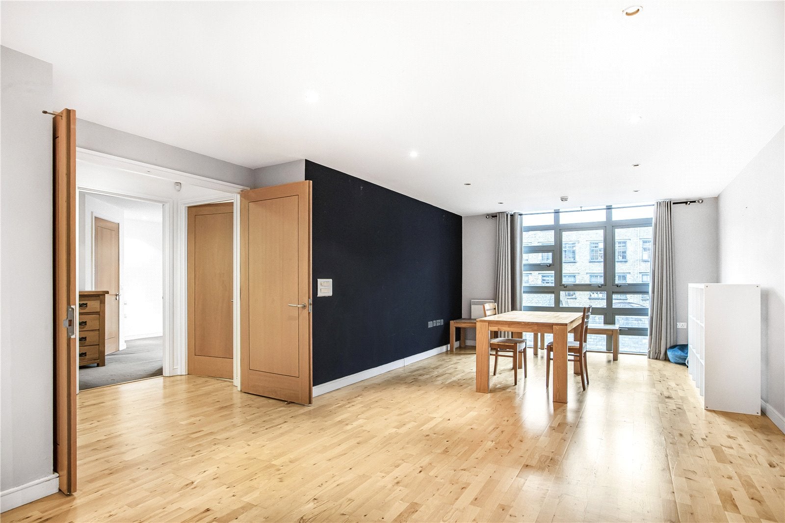 Flat Garden Walk in Greater London