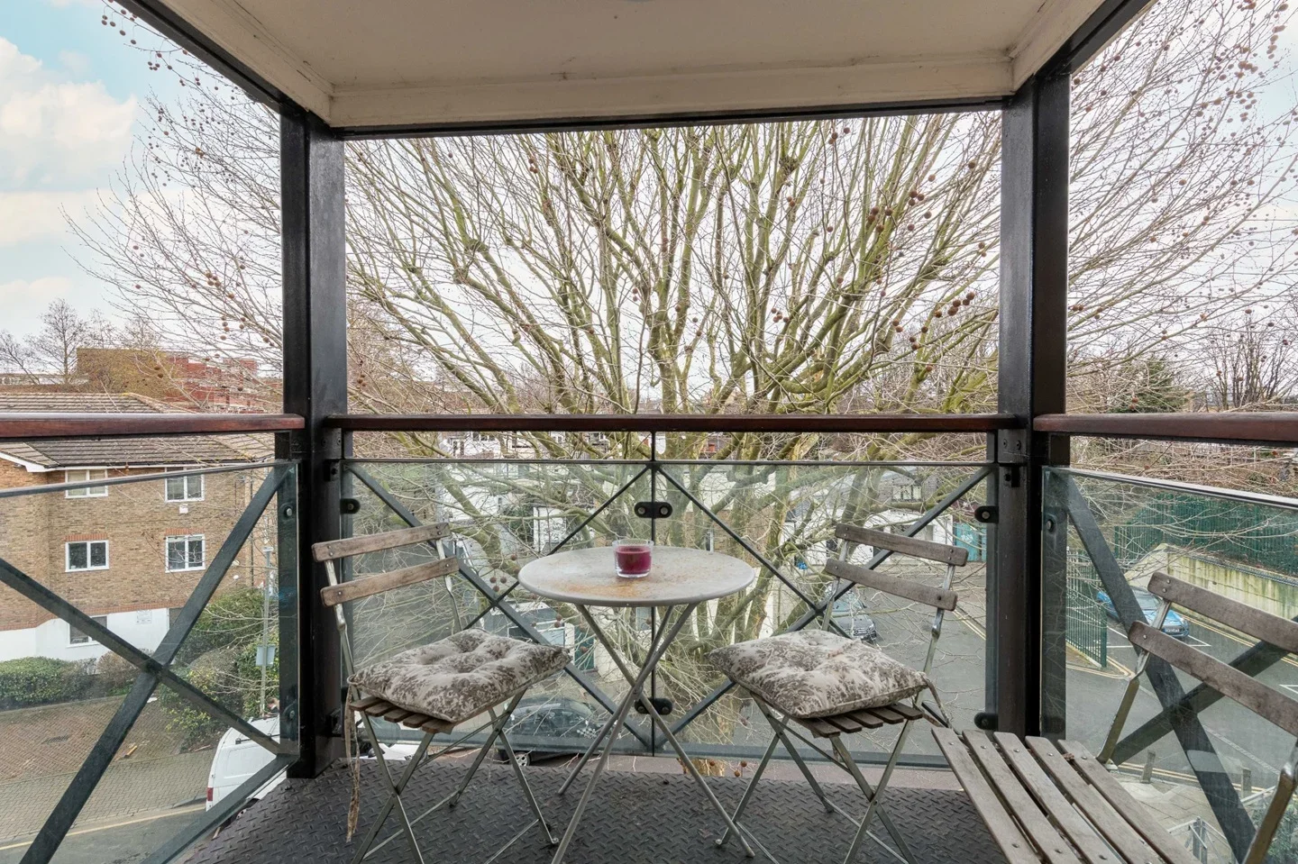 Flat Winders Road in Greater London