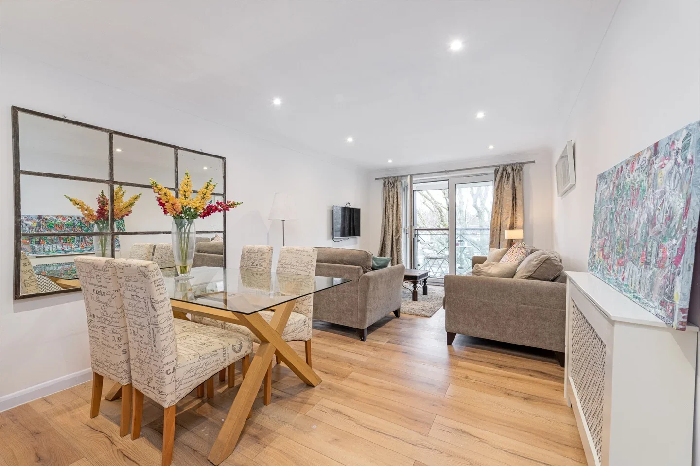 Flat Winders Road in Greater London