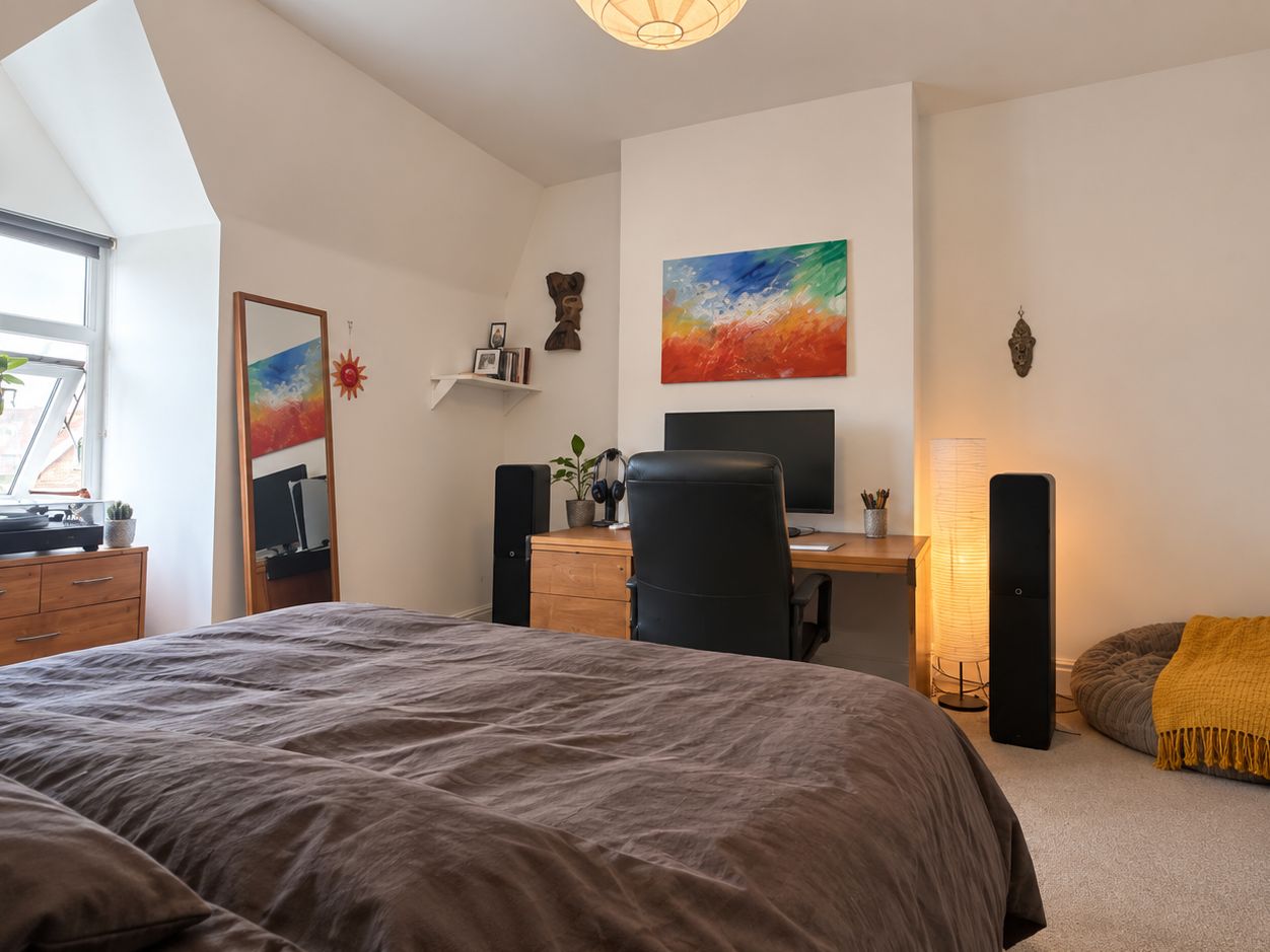 Flat Sommerville Road in Bristol