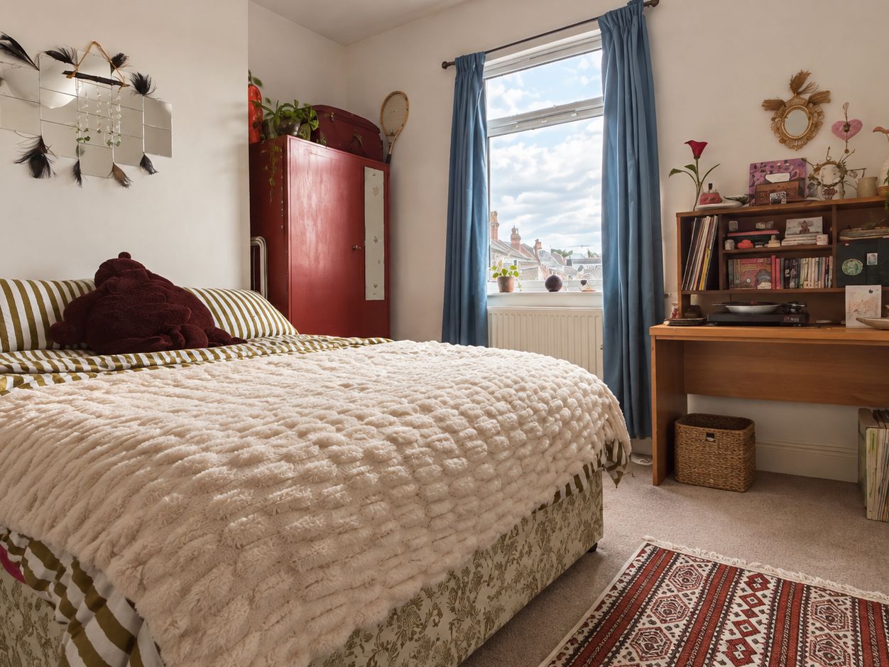 Flat Sommerville Road in Bristol