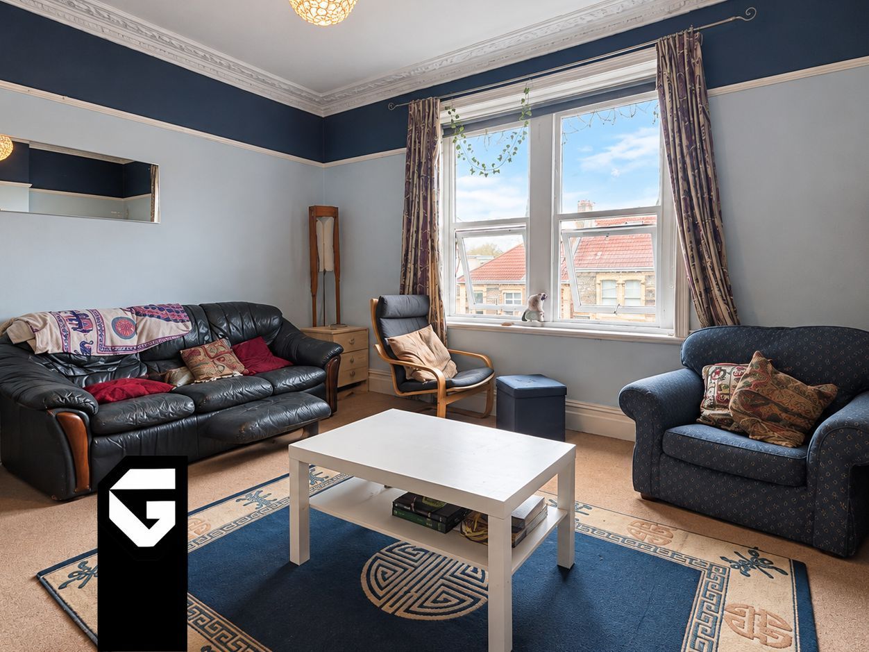 Flat Sommerville Road in Bristol