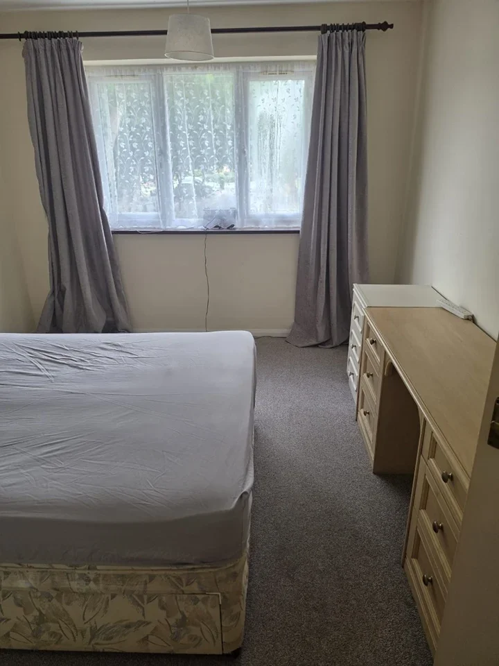Flat Caroline Close in Greater London
