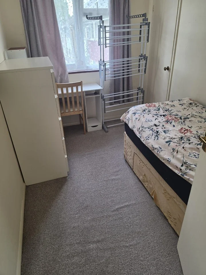 Flat Caroline Close in Greater London