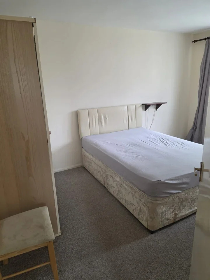 Flat Caroline Close in Greater London
