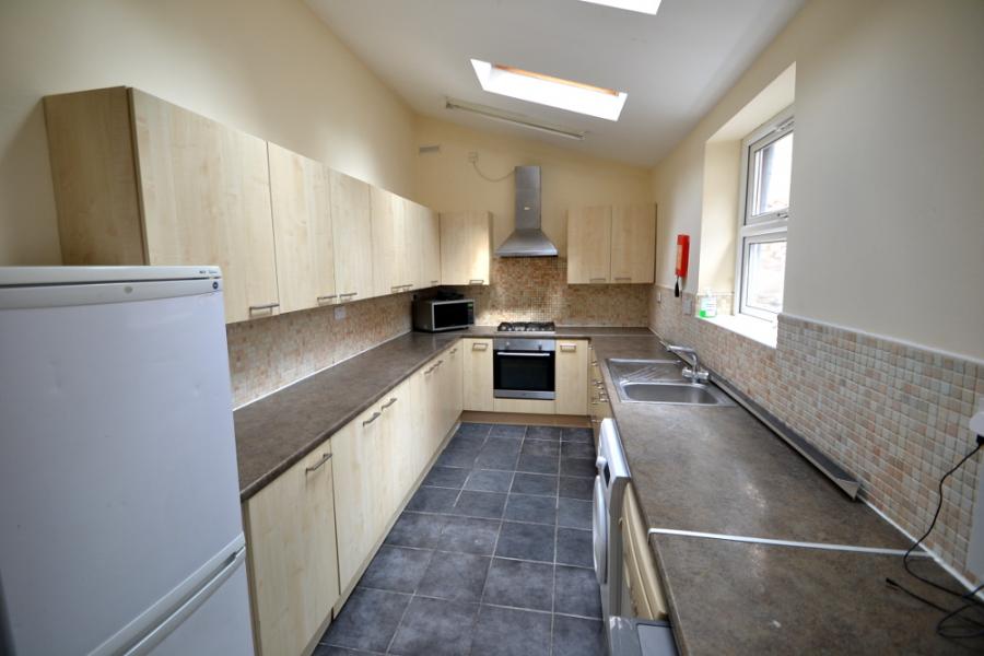 Room Balfour Road in Nottingham