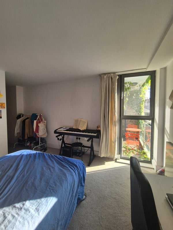 Room Cubitt Street in Greater London