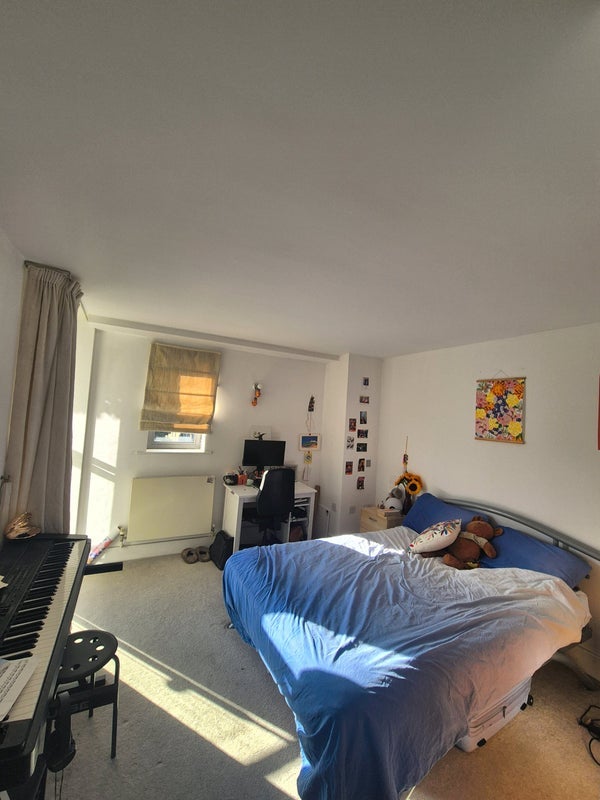 Room Cubitt Street in Greater London