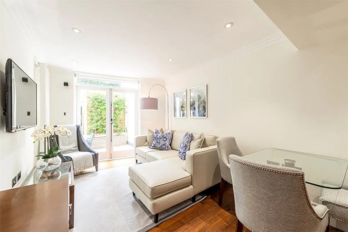 Flat Kensington Gardens Square in City of Westminster