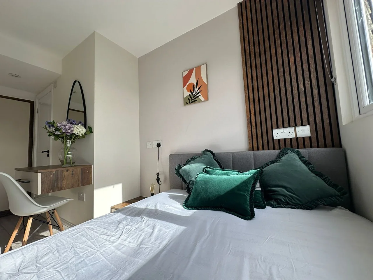 Room Ashburnham Avenue in Greater London