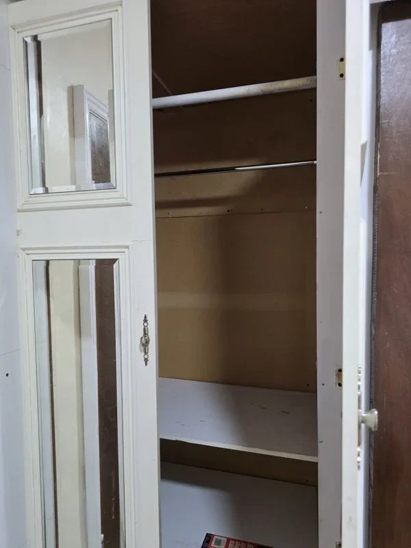 Room Dundee Road in Greater London