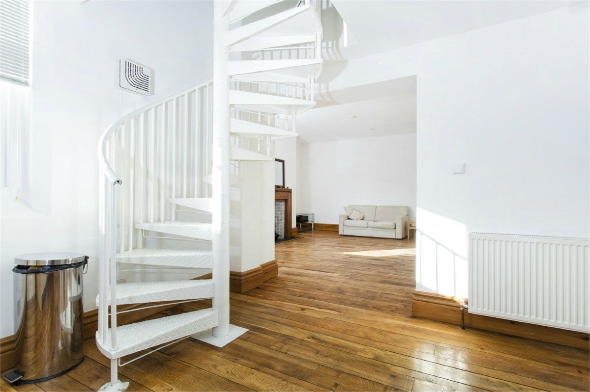 Flat Hirst Road in Kirklees