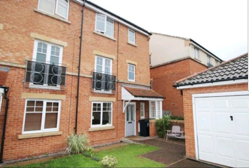 Room Ovett Gardens in Gateshead