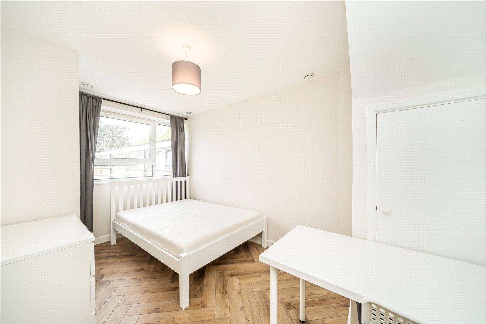 Flat Willesden Lane in Greater London