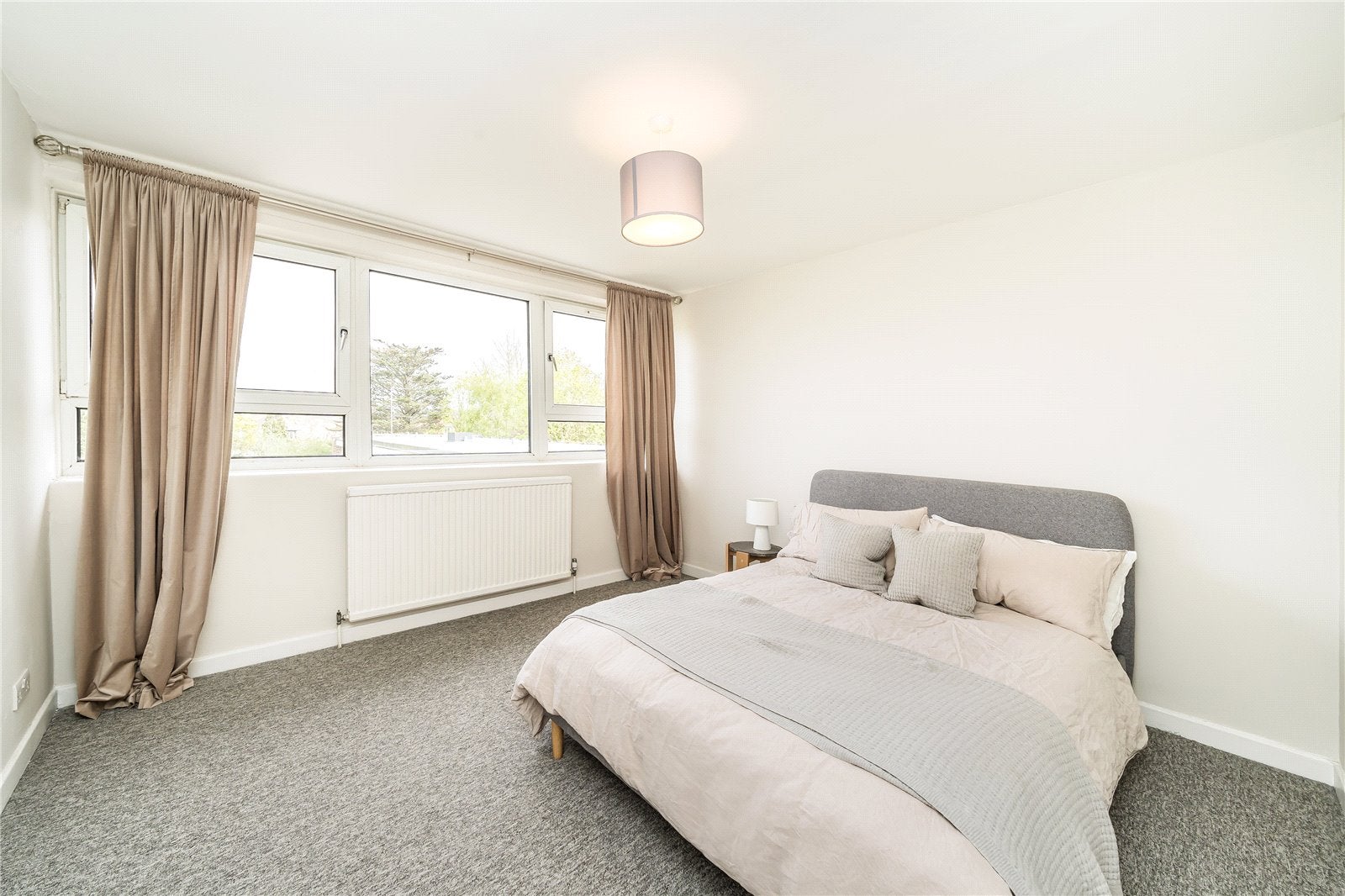 Flat Willesden Lane in Greater London