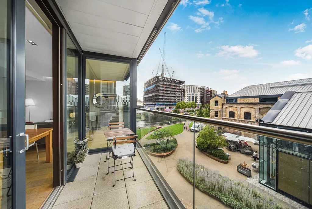 Flat York Way in Greater London