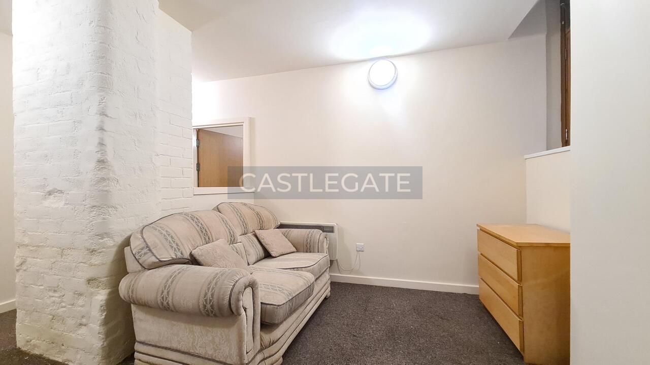 Flat Chancery Lane in Huddersfield