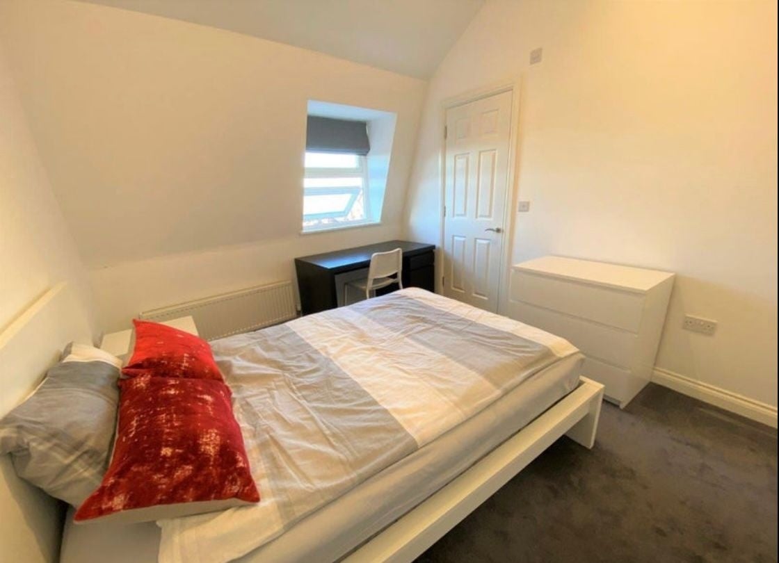 Room New Park Road in Greater London