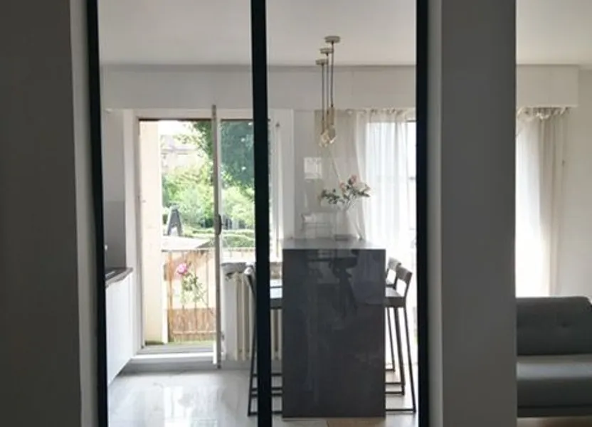 Flat Rue de Sèvres in Ville-d'Avray