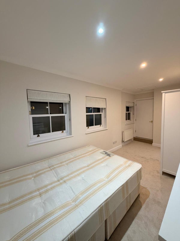 House Cephas Avenue in Greater London