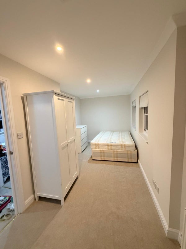 House Cephas Avenue in Greater London