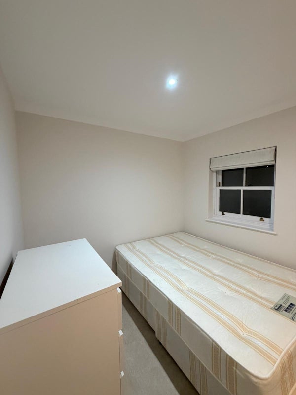 House Cephas Avenue in Greater London