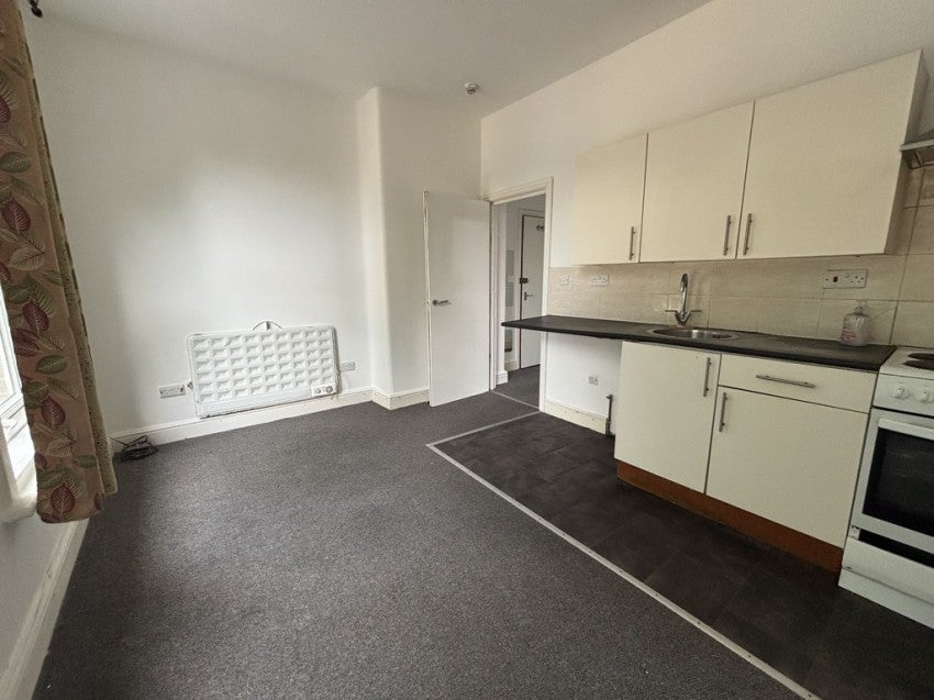 Flat Hampton Close in Southampton