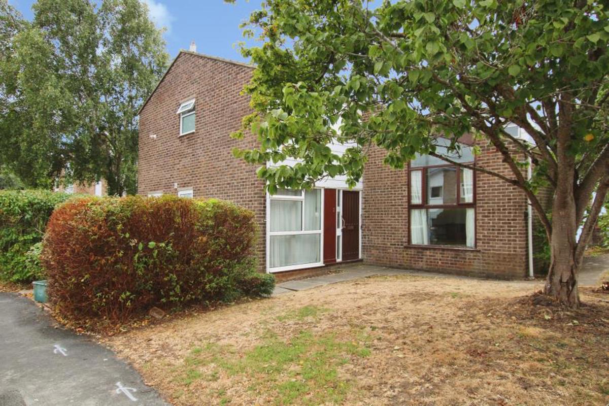 House Greenside Close in Bristol