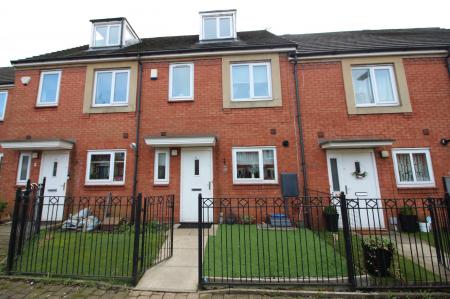 House Fairbourne Walk in Oldham