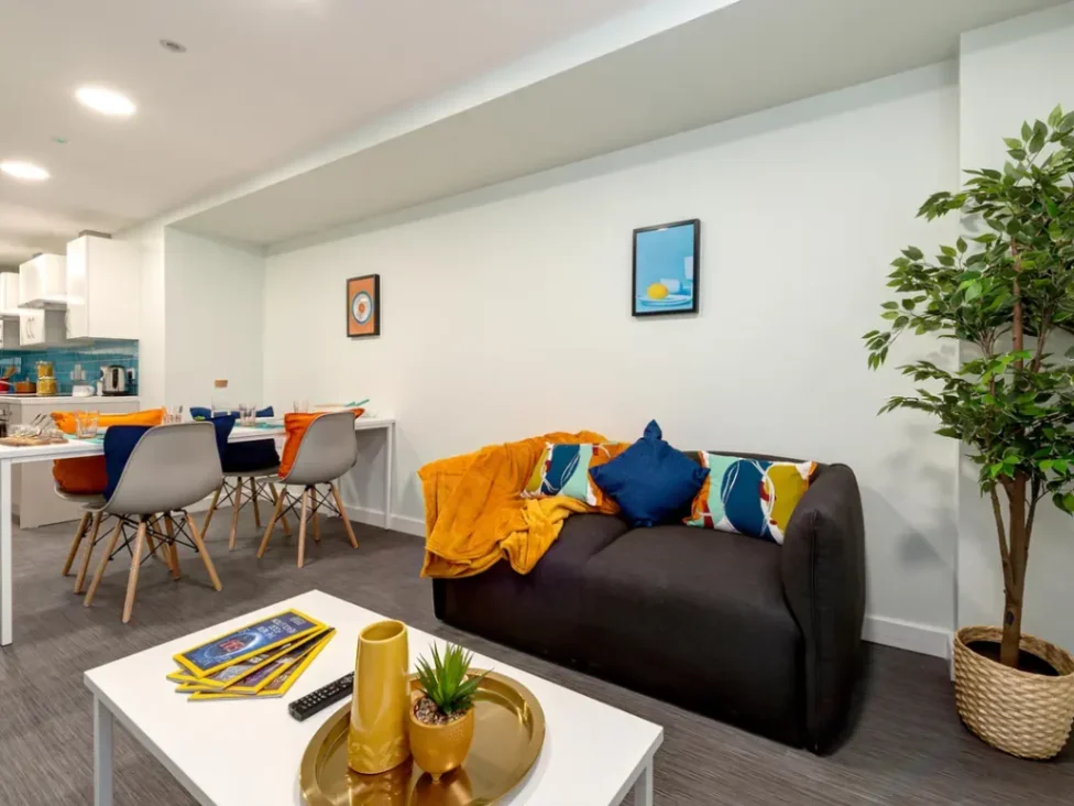Room Trescobeas Road in Falmouth