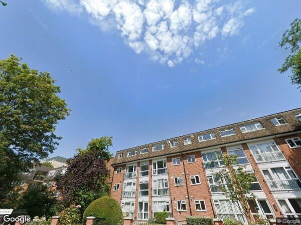 Flat Hamilton Road in Greater London