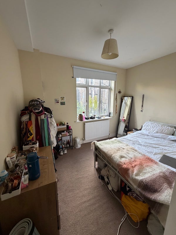 Room Hackney Road in Greater London