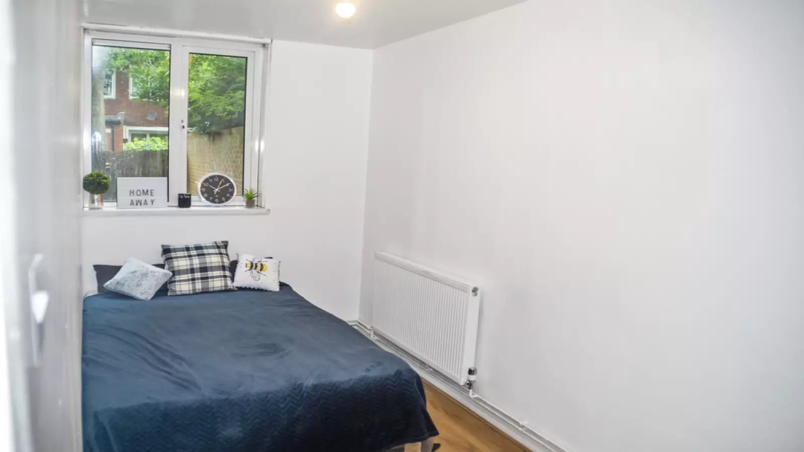 Flat Parry Road in City of Westminster