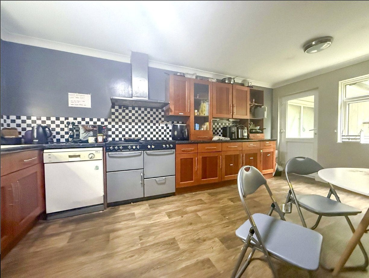 House Farnborough Close in Redditch