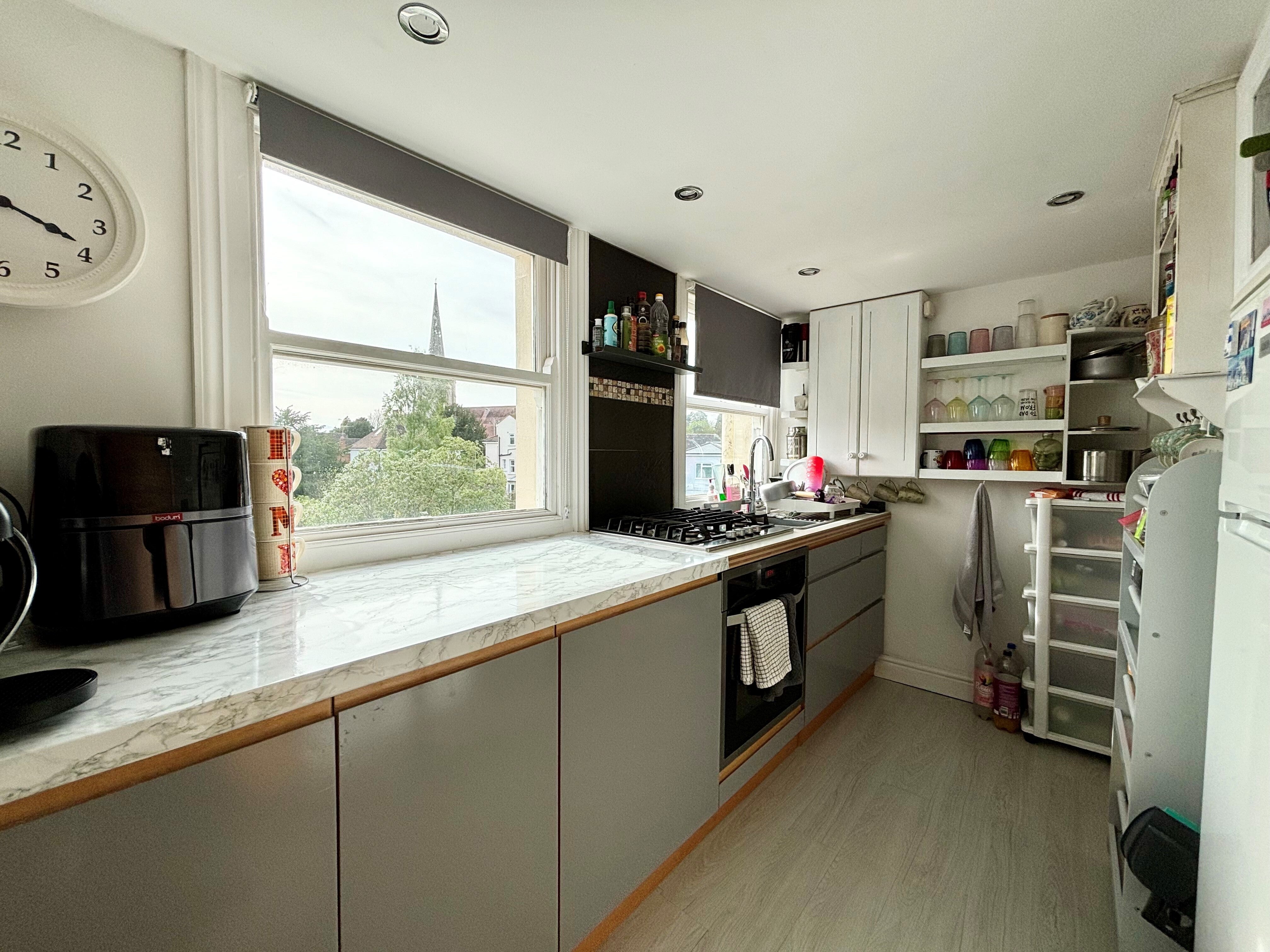 Flat Fairmount Road in Cheltenham
