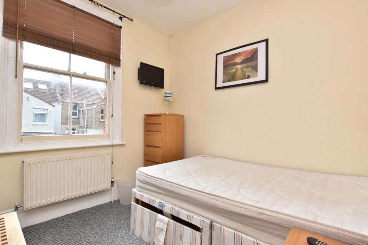 Room Raleigh Road in Bristol