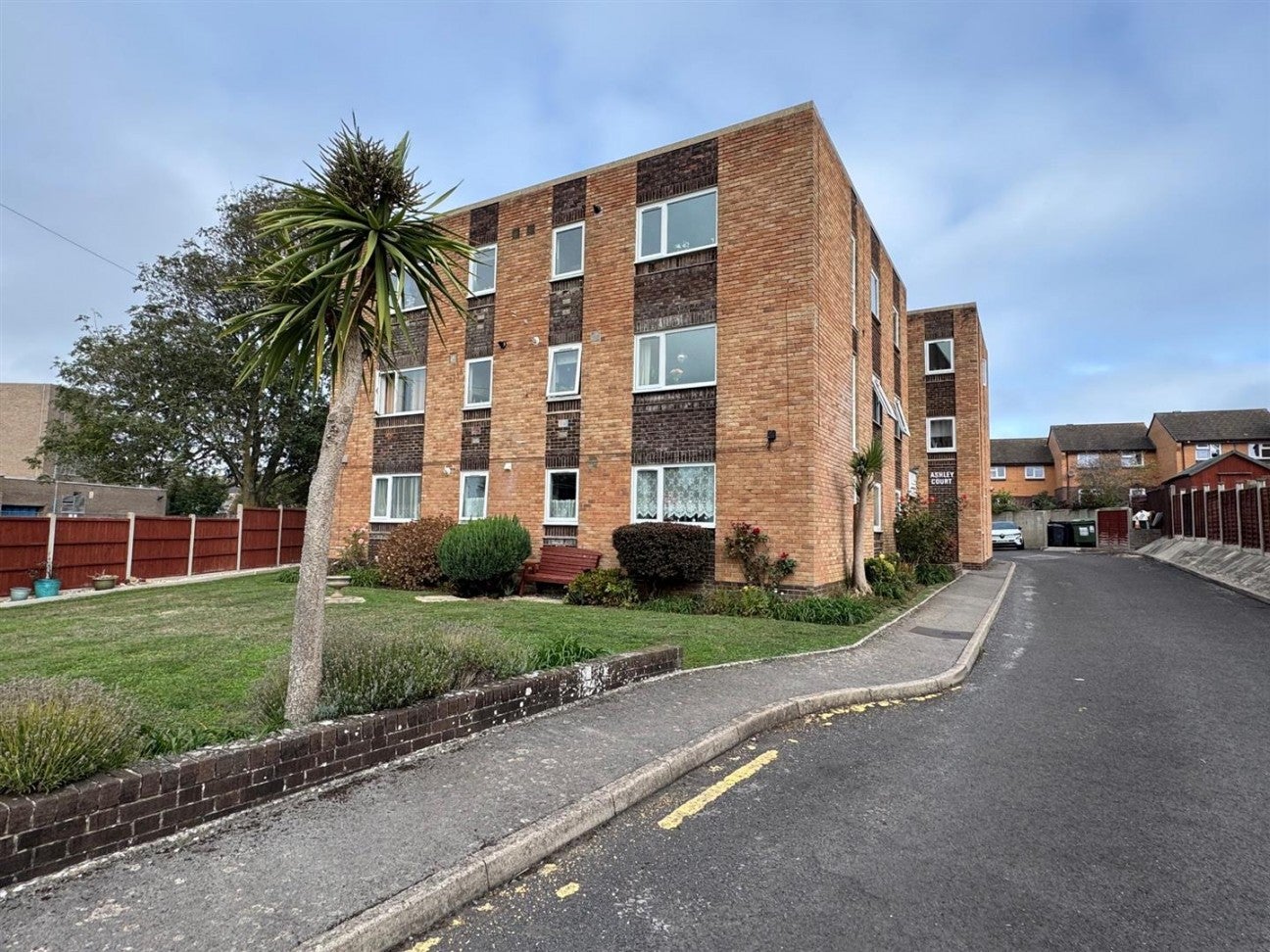Flat Knightsdale Road in Weymouth