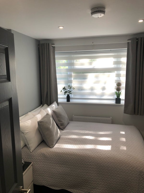 Room Ardingly Close in Crawley
