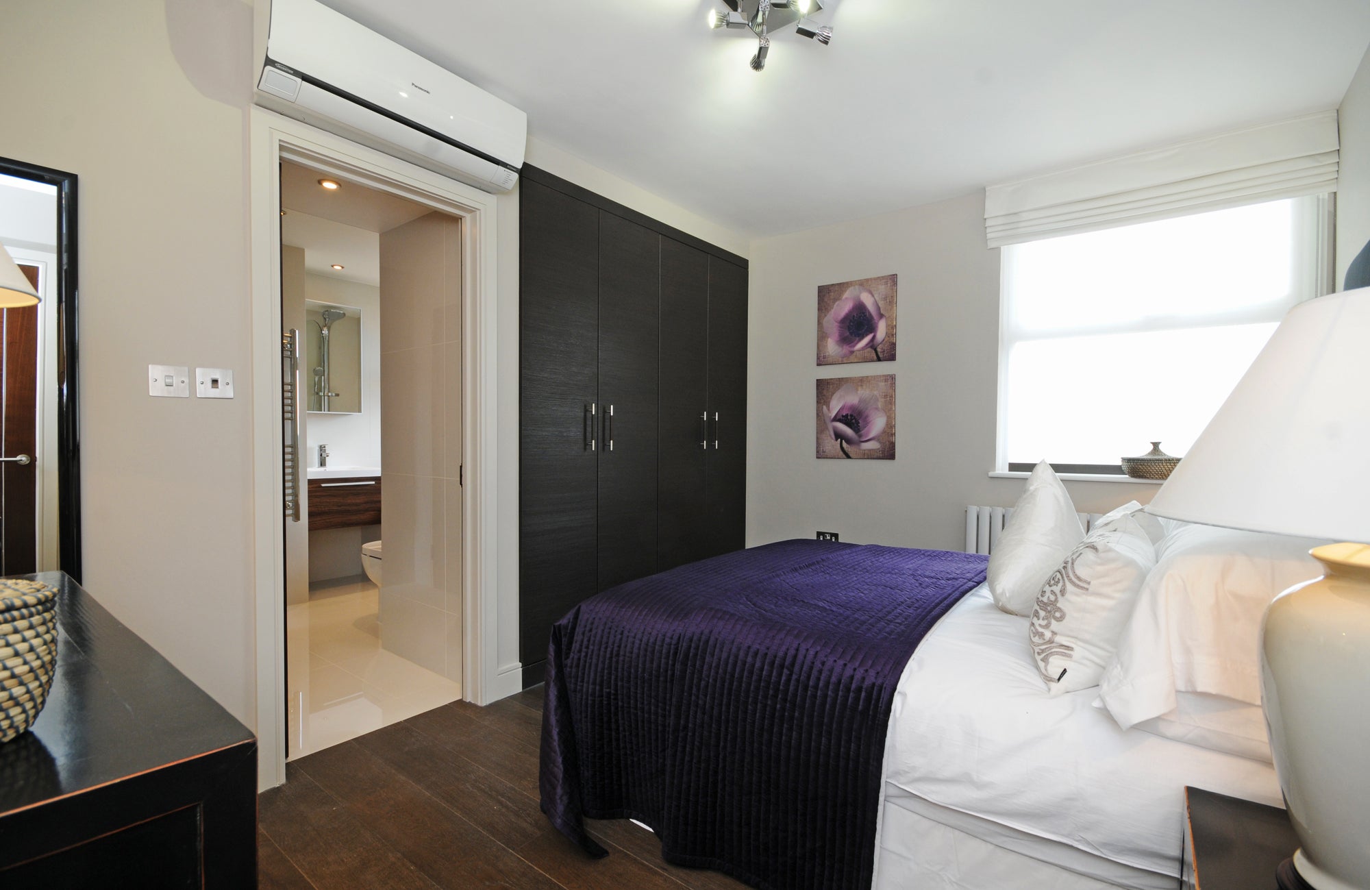 Flat Boydell Court in Greater London
