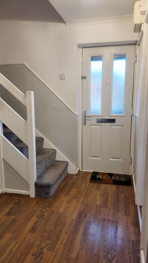 House Elm Park Close in Dunstable