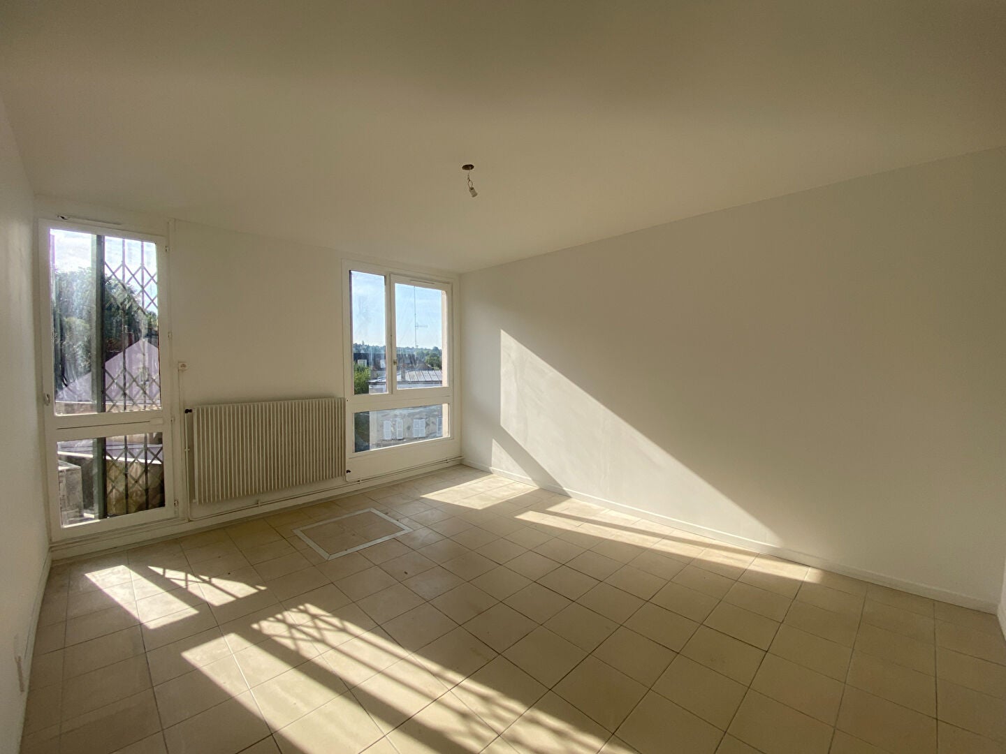 Appartement Place Léon Cassé à Corbeil-Essonnes