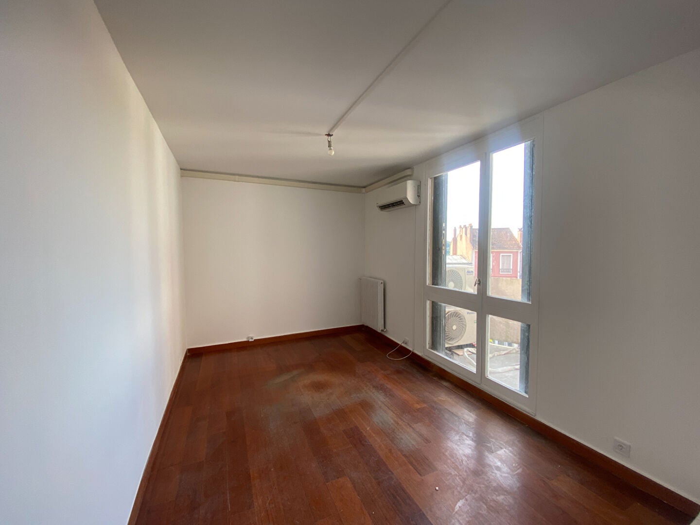 Appartement Place Léon Cassé à Corbeil-Essonnes