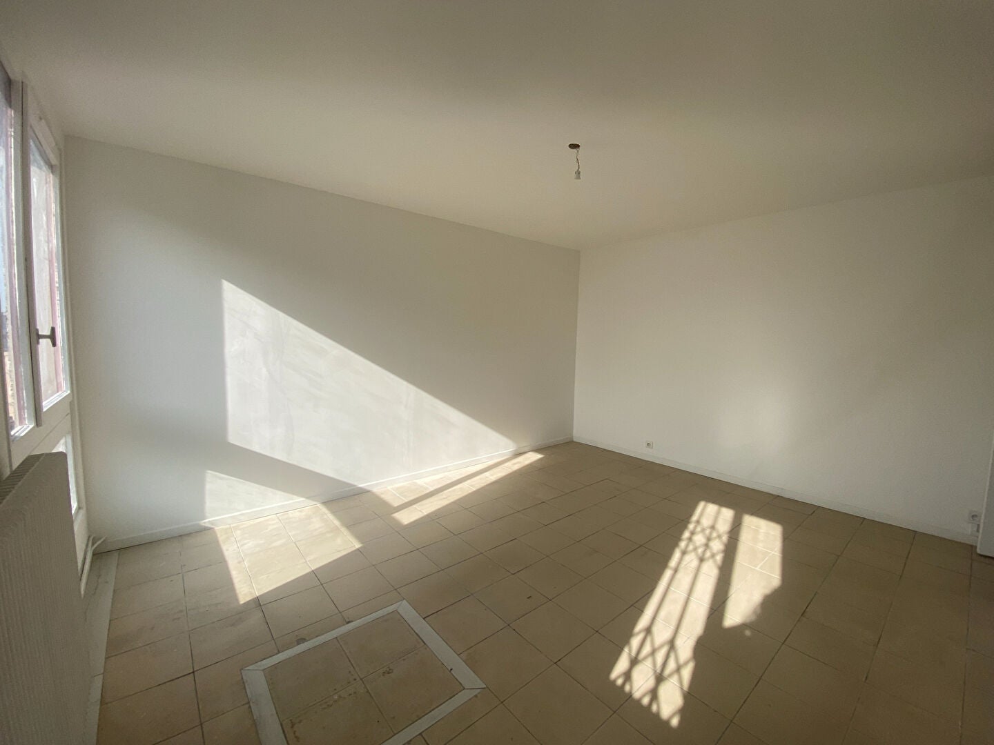 Appartement Place Léon Cassé à Corbeil-Essonnes