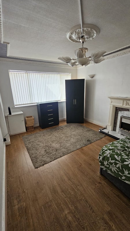 Room Repton Road in Birmingham