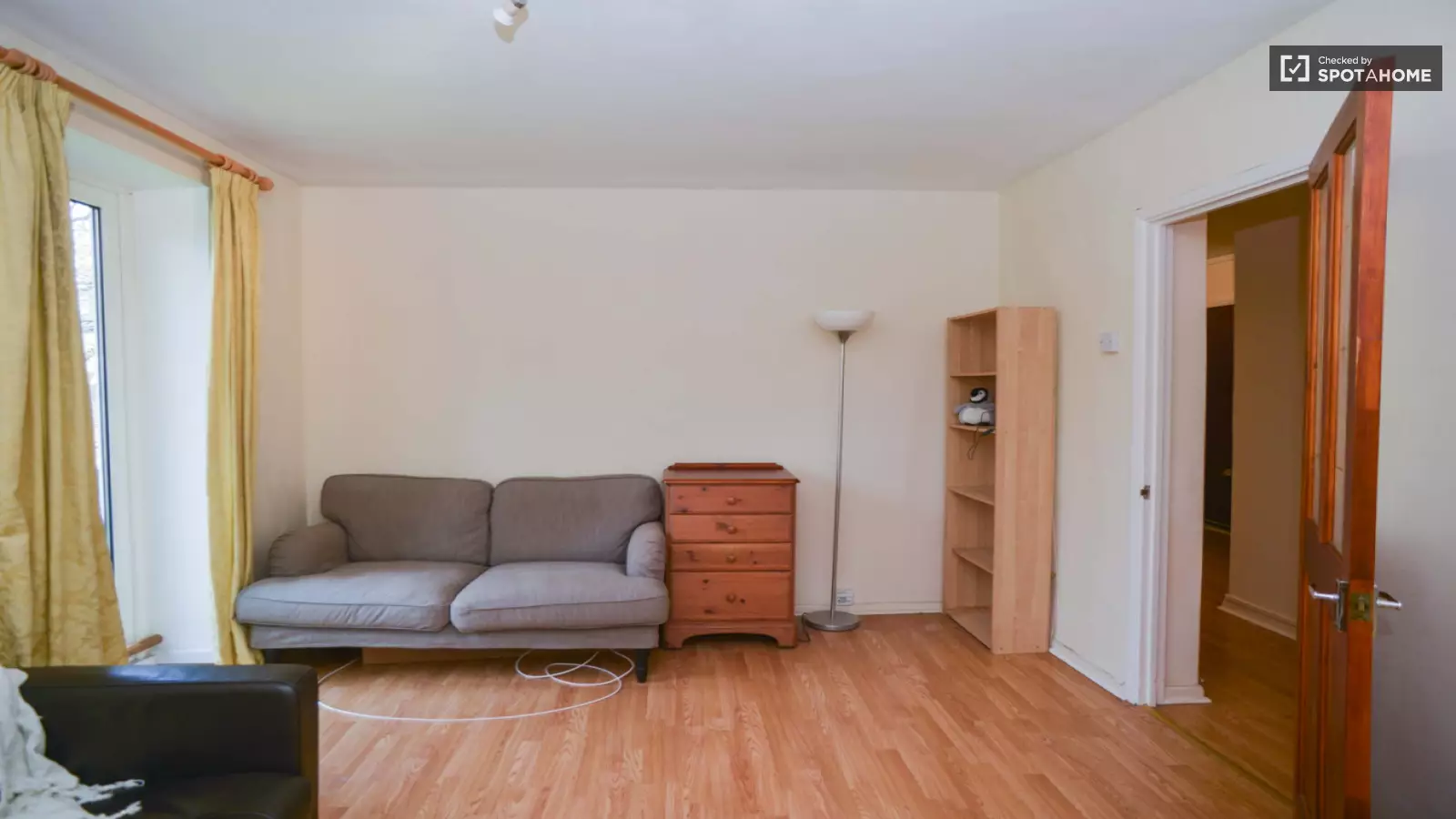 Room Parry Road in City of Westminster