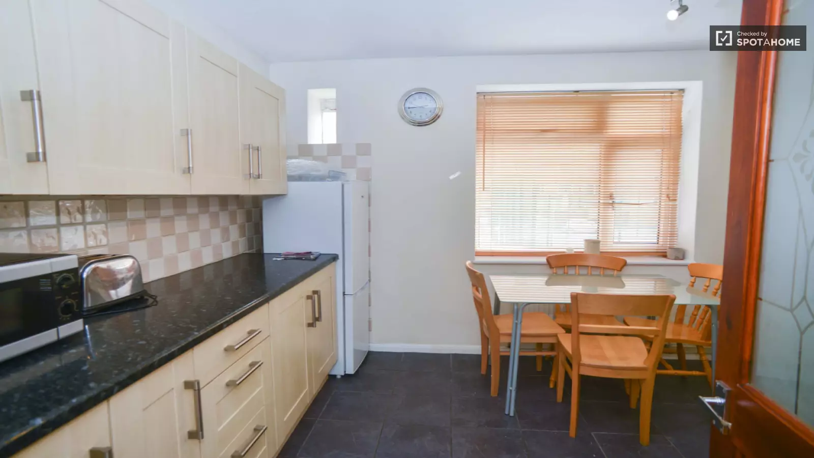 Room Parry Road in City of Westminster
