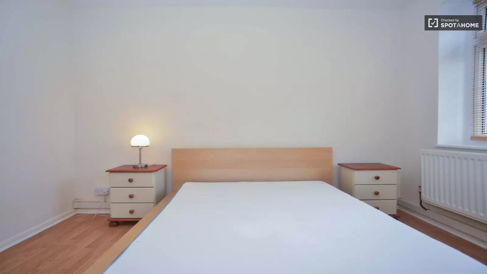 Room Parry Road in City of Westminster